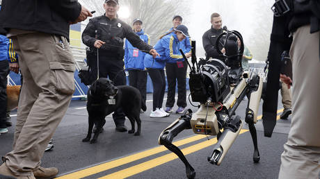 Los Angeles genehmigt Polizeiroboterhunde – World