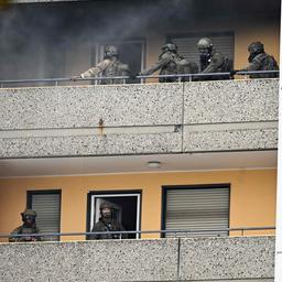 Nach Explosion in deutscher Wohnung tot aufgefunden und acht Helfer