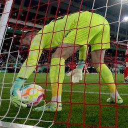 Orangen Keeper Flek muss fuenfmal angeln und verpasst das DFB Pokalfinale