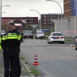 Polizei erschiesst Autofahrer nachdem er in Den Hoorn gegen Beamte