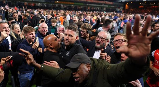 Premier League Jackpot fuer Kultclub Luton mit speziellem kleinem Stadion gluehend