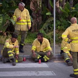 Spanische Feuerwehr rettet 140 niederlaendische Schueler und Lehrer vor Unwetter