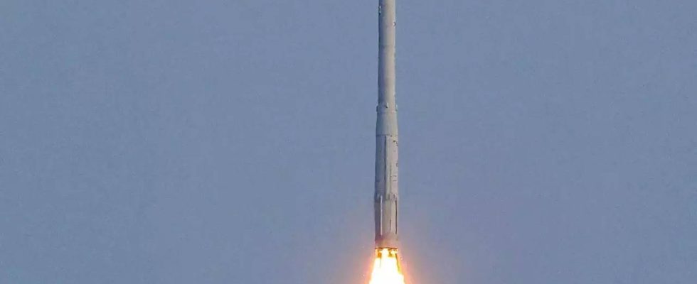 Suedkorea begruesst den erfolgreichen Start einer selbstgebauten Rakete