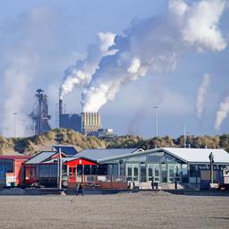 Tata Steel kaempft mit der Stahlnachfrage und Wartungsverzoegerungen in IJmuiden