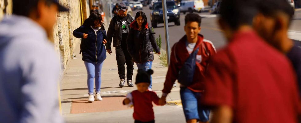 Tausende Venezolaner stehen vor einem verzweifelten Risiko an der US Grenze