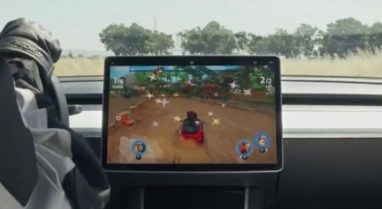 Tesla hat von der NHTSA die Genehmigung fuer die In Car Gaming Funktion