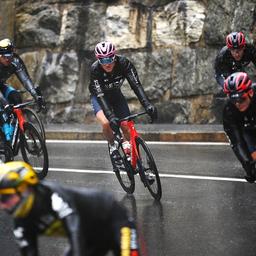 Thomas gibt das Rosa Trikot auf der klatschnassen Giro Etappe ab