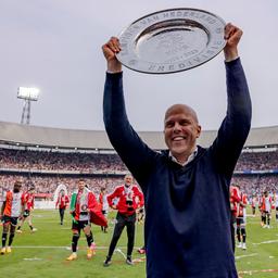 Trainer Slot ignoriert auslaendisches Interesse und bleibt bei Feyenoord