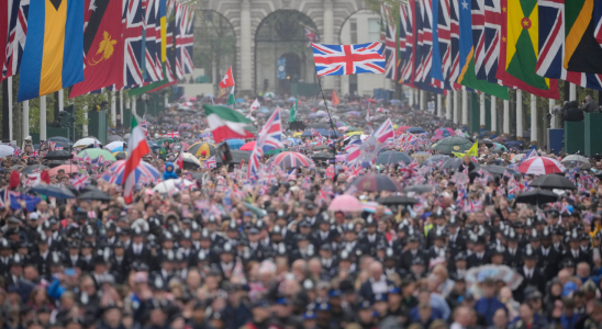 UK zur Kroenung mit Strassenfesten und einem Konzert