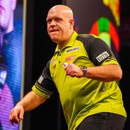 Van Gerwen kaempft an Humphries vorbei und holt sich den