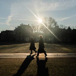 Wettervorhersage Ein sonniger Tag gibt den Ton fuer ein sonniges