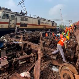 1685764075 Zahl der Todesopfer bei Zugunglueck in Indien steigt auf ueber