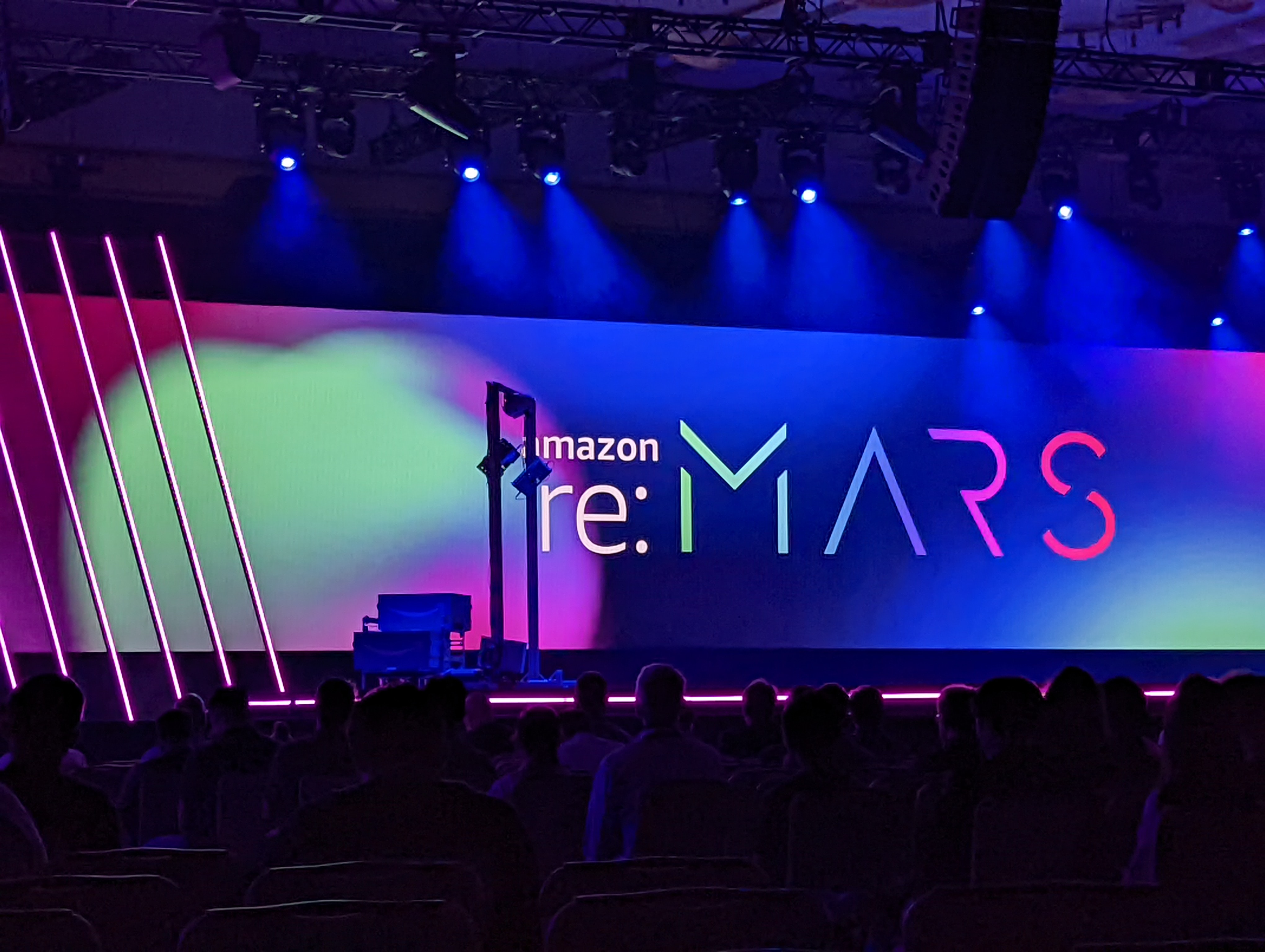 Amazon re:mars-Logo