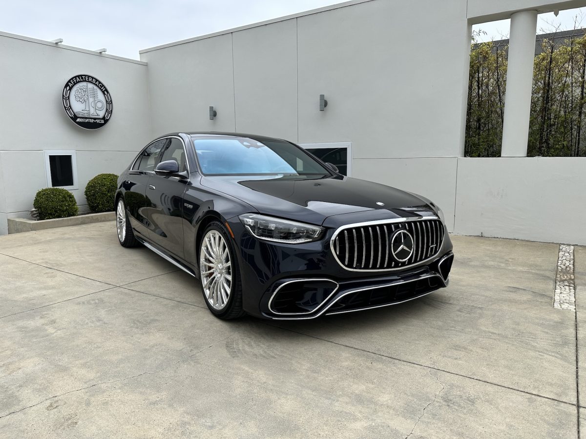 Mercedes-AMG S 63 E Performance Fahrzeugfront, schwarz