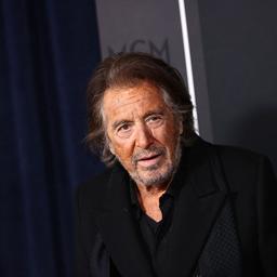 Al Pacino 83 und seine 29 jaehrige Freundin haben ihr erstes