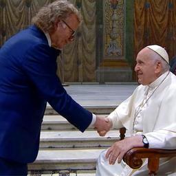 Andre Rieu fuehlt sich durch das Treffen mit dem Papst