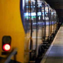 Auch der Zugverkehr in und um Amsterdam war am Montagmorgen