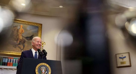 Biden Praesident Biden unterzeichnet einen Gesetzentwurf zur Schuldenobergrenze der die