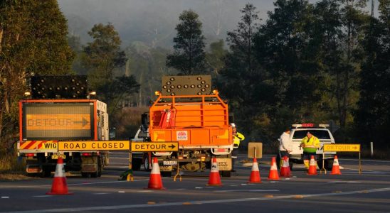 Bus mit Hochzeitsgaesten in der australischen Weinregion stuerzt ab und