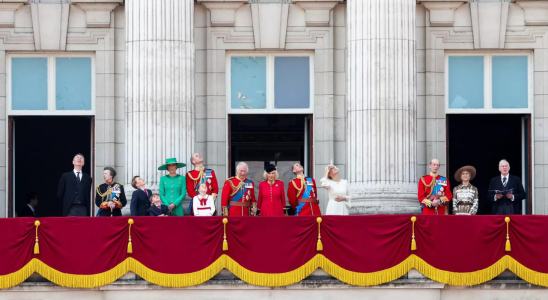 Charles Die britische Koenigsfamilie trifft sich zur Geburtstagsparade von Koenig