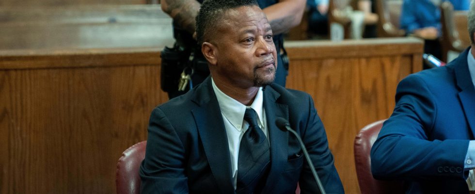 Cuba Gooding Jr laesst sich im Vergewaltigungsprozess nieder