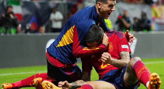 Das spanische Fussballmaerchen Joselu 33 geht mit Siegtreffer in Enschede