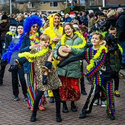 Der Sueden vereint sich wegen Abschlusspruefung zum Karneval Aus