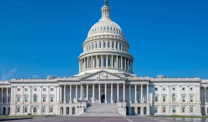 Die USA verhindern den ersten Zahlungsausfall ueberhaupt indem der Kongress