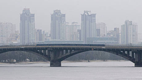 Die Ukraine erwaegt die Zerstoerung aller Bruecken rund um Kiew