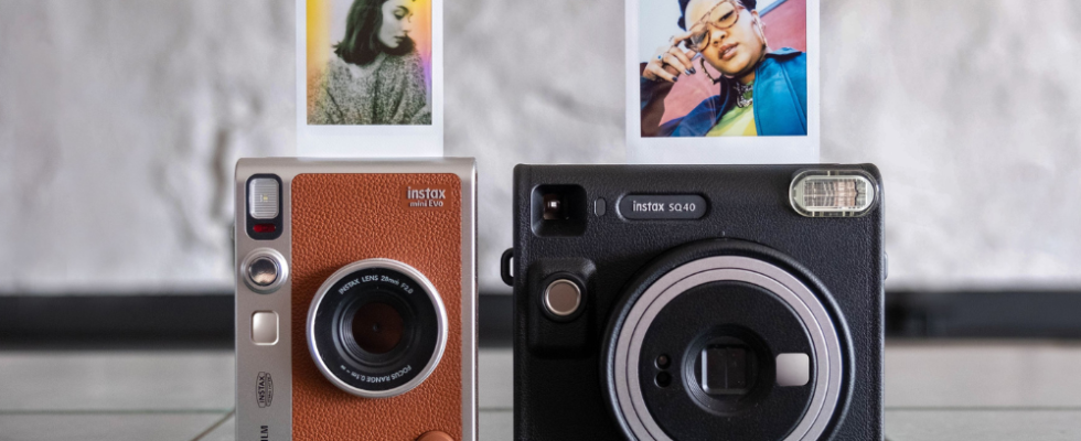 Die braune Farbvariante Fujifilm Instax Square SQ40 und Instax mini