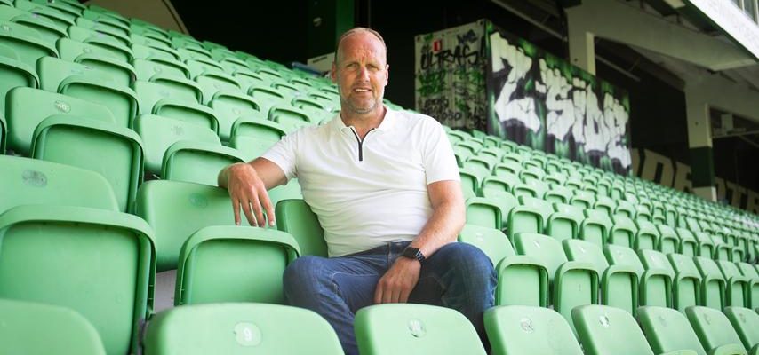 FC Groningen praesentiert Trainer Lukkien „Es muss wieder um Fussball