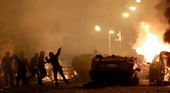 Franzoesische Polizei und Demonstranten stossen in mehreren Staedten zusammen nachdem