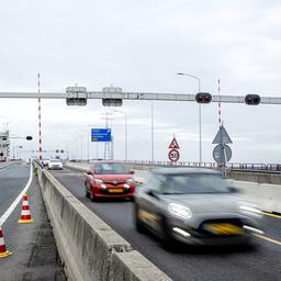 Haringvlietbrug acht Wochen lang geschlossen zusaetzliche Fahrzeit betraegt mehr als