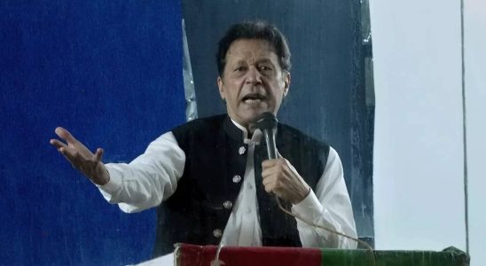 Imran Khan konnte vor dem gemeinsamen Ermittlungsteam dem Innenminister Sanaullah