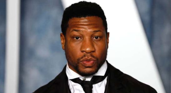 Jonathan Majors erstattet Anzeige wegen haeuslicher Gewalt gegen Anklaegerin und