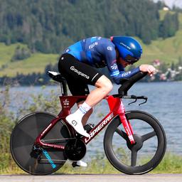 Kueng schlaegt Evenepoel und Van Aert im Eroeffnungszeitfahren der Tour