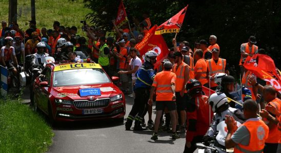 Laporte schlaegt Groenewegen auf der Buehne in Dauphine Radfahren