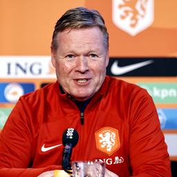 Laut Koeman kann der verstorbene Cillessen noch auf eine Rueckkehr