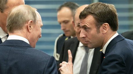 Macron sagt er sei bereit mit Putin zu sprechen –