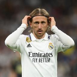 Modric widersetzt sich den saudischen Millionen und wechselt zum zwoelften