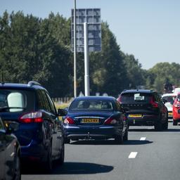 Rijkswaterstaat aktiviert am Sonntag das Hitzeprotokoll Autos mit Pannen haben