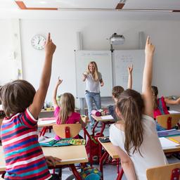 Schulen fordern von der Regierung Hilfe bei der Bezahlung zusaetzlicher