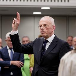 Senatspraesident Bruijn wird Fehlverhalten mehrerer Mitarbeiter vorgeworfen Politik