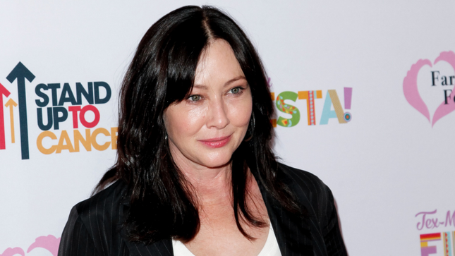 Shannen Doherty teilt mit dass sich Brustkrebs auf ihr Gehirn