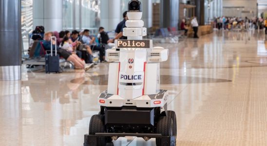 Singapur Polizeiroboter im Einsatz am Flughafen Singapur Was sie tun