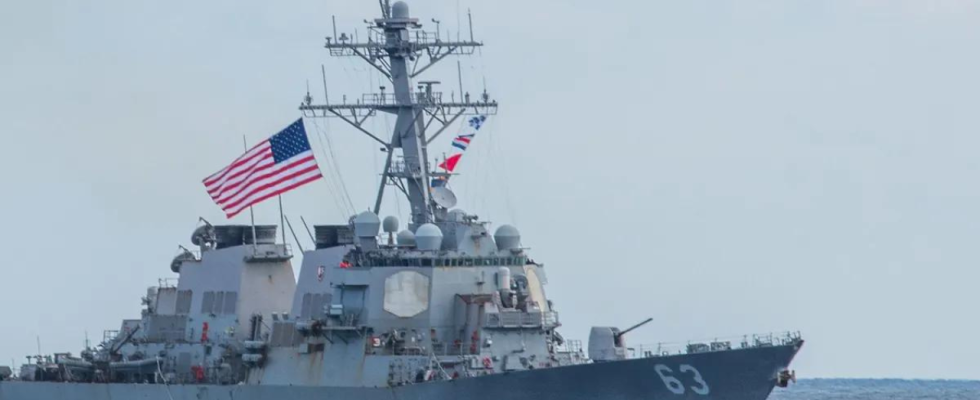 Taiwan Marinen der USA und Kanadas fuehren eine seltene gemeinsame