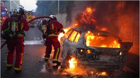 Toedlicher Polizeischuss loest Aufruhr in Frankreich aus – World