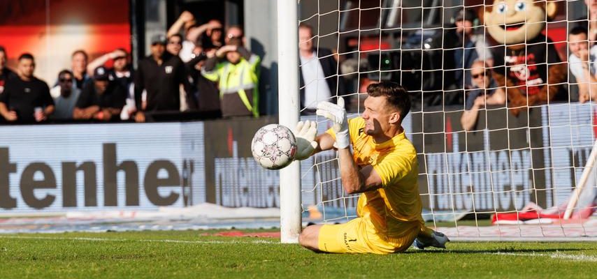 Torhueter Bakker ist der Held von Almere „Habe schon in