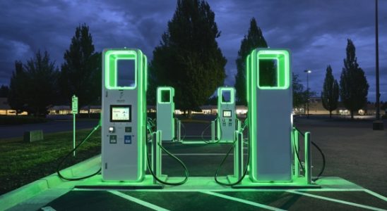 VW Tochter Electrify America will Tesla Anschluesse zum Ladenetz fuer Elektrofahrzeuge hinzufuegen