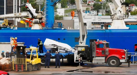 Vermutlich menschliche Ueberreste zerschmettertes Titanic Tauchboot an Land zurueckgekehrt